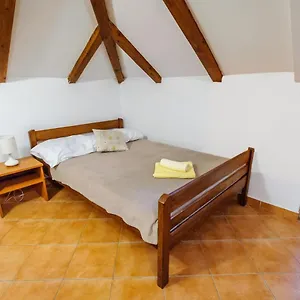 Bed and breakfast & Lucie, Posedarje